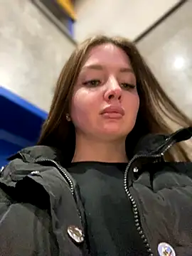 KrisMagnoly online show from October 29, 2025, 2:27 pm