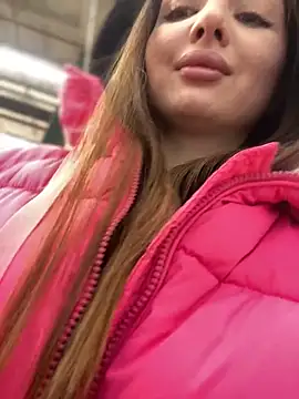 Snapshot of KrisMagnoly chatting on January 18, 2026, 6:11 pm KrisMagnoly online show from January 18, 2026, 6:11 pm