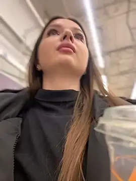 Snapshot of KrisMagnoly chatting on January 5, 2026, 5:27 pm KrisMagnoly online show from January 5, 2026, 5:27 pm