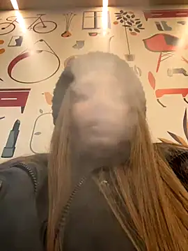 Snapshot of KrisMagnoly chatting on December 21, 2025, 2:41 pm KrisMagnoly online show from December 21, 2025, 2:41 pm