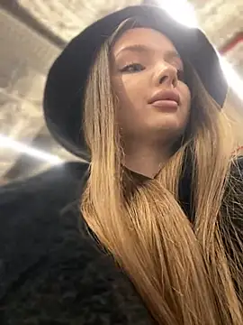 Snapshot of KrisMagnoly chatting on February 23, 2026, 4:29 pm KrisMagnoly online show from February 23, 2026, 4:29 pm