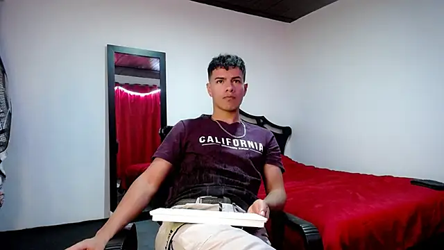 Snapshot of Deiby_casas chatting on February 6, 2025, 7:02 am Deiby casas online show from February 6, 2025, 7:02 am