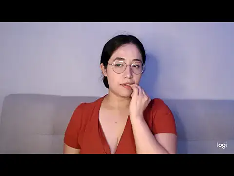 Snapshot of YummymeowW chatting on July 5, 2026, 12:59 am YummymeowW online show from July 5, 2026, 12:59 am