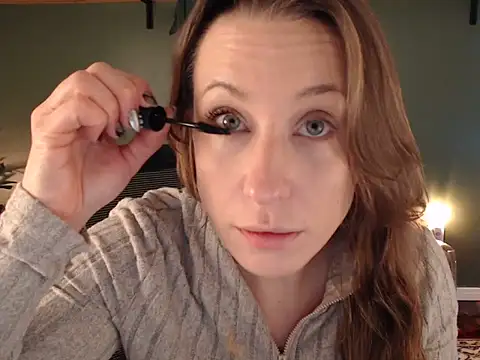 Snapshot of callmedemme chatting on July 14, 2026, 5:19 pm callmedemme online show from July 14, 2026, 5:19 pm