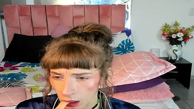 the queen aleja online show from October 30, 2025, 12:58 pm