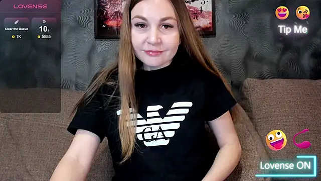 Snapshot of CassieMils chatting on January 10, 2026, 2:12 pm CassieMils online show from January 10, 2026, 2:12 pm