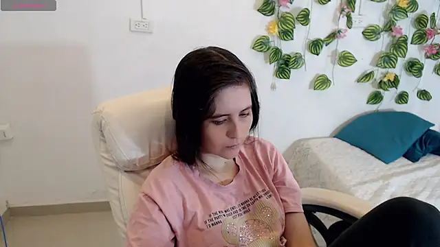 tania sweet   online show from September 20, 2025, 3:50 pm