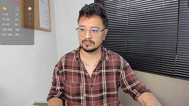 Snapshot of DaviidEvans_ chatting on December 13, 2024, 1:22 pm DaviidEvans online show from December 13, 2024, 1:22 pm