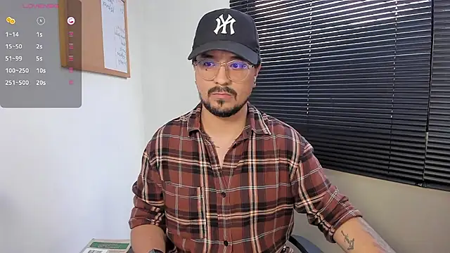 Snapshot of DaviidEvans_ chatting on December 7, 2024, 10:01 pm DaviidEvans online show from December 7, 2024, 10:01 pm