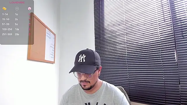 Snapshot of DaviidEvans_ chatting on December 2, 2024, 5:21 pm DaviidEvans online show from December 2, 2024, 5:21 pm