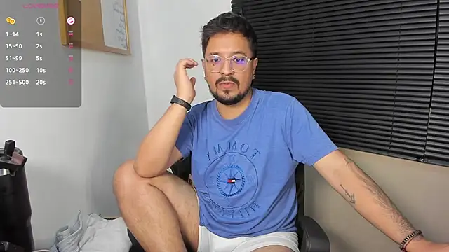 Snapshot of DaviidEvans_ chatting on December 19, 2024, 5:51 am DaviidEvans online show from December 19, 2024, 5:51 am