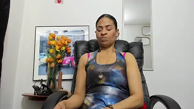 Aries Mature online show from October 25, 2025, 5:02 pm