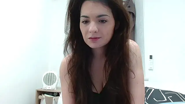 desirmiss1 online show from November 25, 2025, 6:58 am