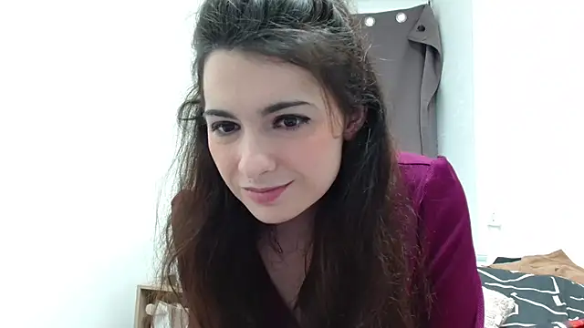 desirmiss1 online show from December 17, 2025, 7:57 am