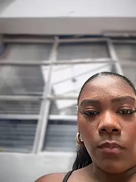 Tayra Siny online show from October 12, 2025, 8:32 pm