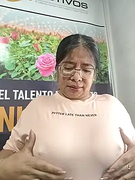 Snapshot of __valentina18 chatting on May 9, 2026, 12:30 pm valentina18 online show from May 9, 2026, 12:30 pm