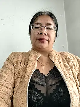   valentina18 online show from December 17, 2025, 1:16 pm