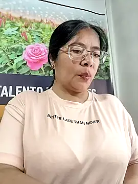 Snapshot of __valentina18 chatting on May 26, 2026, 12:25 pm valentina18 online show from May 26, 2026, 12:25 pm