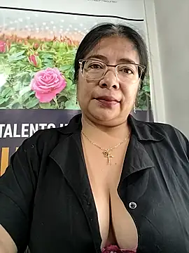   valentina18 online show from February 11, 2026, 1:22 pm