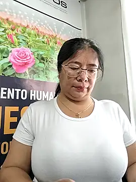 Snapshot of __valentina18 chatting on April 28, 2026, 1:15 pm valentina18 online show from April 28, 2026, 1:15 pm
