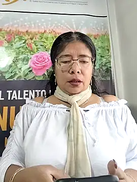   valentina18 online show from February 12, 2026, 1:00 pm