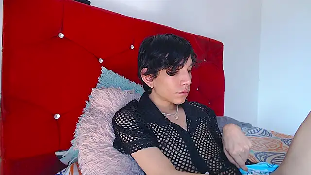 LAICK 01 online show from April 7, 2026, 7:59 pm