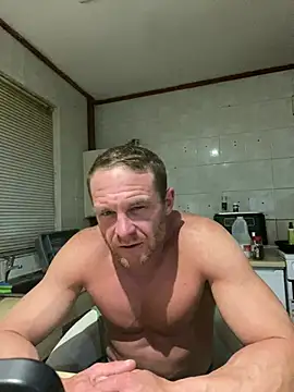 Snapshot of FuelX@xh chatting on August 8, 2026, 3:46 am FuelXxh online show from August 8, 2026, 3:46 am