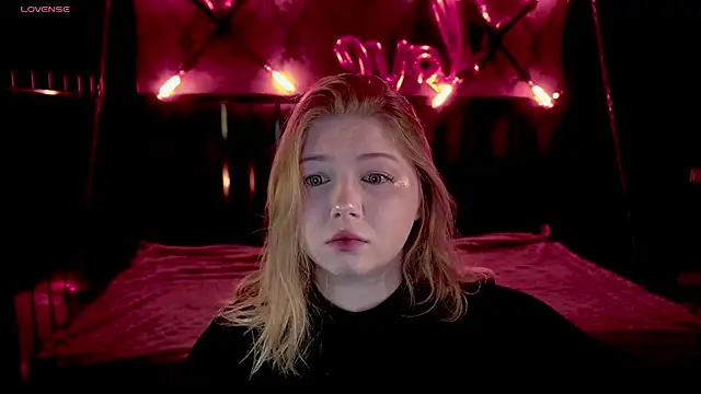 Snapshot of Tinker_Belll chatting on February 19, 2026, 8:28 pm Tinker Belll online show from February 19, 2026, 8:28 pm