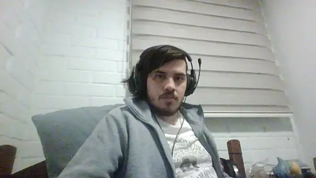 Snapshot of hung_weeb chatting on May 26, 2026, 3:48 am hung weeb online show from May 26, 2026, 3:48 am