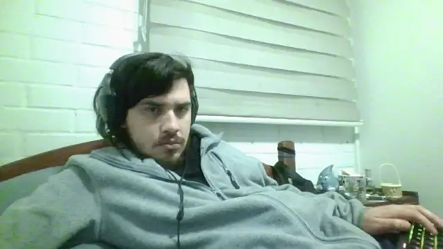 Snapshot of hung_weeb chatting on August 7, 2026, 3:23 am hung weeb online show from August 7, 2026, 3:23 am