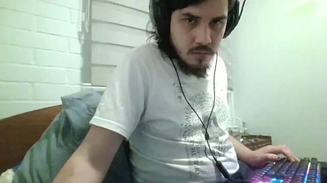 Snapshot of hung_weeb chatting on August 4, 2026, 2:38 am hung weeb online show from August 4, 2026, 2:38 am