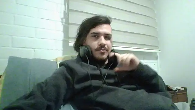 Snapshot of hung_weeb chatting on May 13, 2026, 4:41 am hung weeb online show from May 13, 2026, 4:41 am