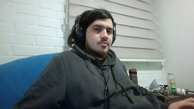 Snapshot of hung_weeb chatting on July 16, 2026, 1:46 am hung weeb online show from July 16, 2026, 1:46 am
