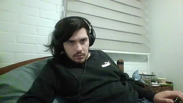 Snapshot of hung_weeb chatting on August 9, 2026, 3:56 am hung weeb online show from August 9, 2026, 3:56 am