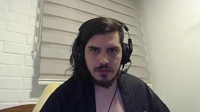 Snapshot of hung_weeb chatting on February 9, 2026, 3:04 am hung weeb online show from February 9, 2026, 3:04 am