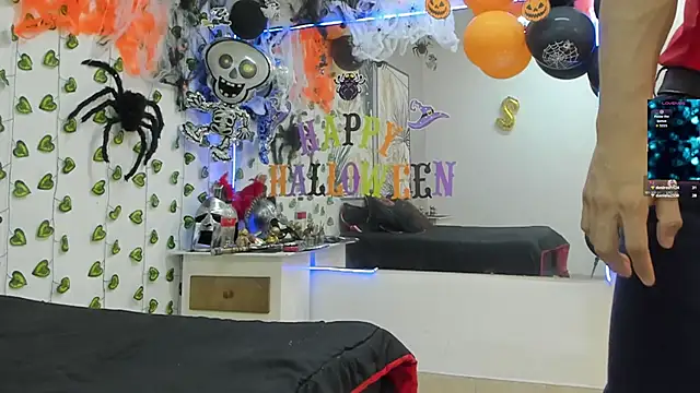 Snapshot of ChoreyTaiylor chatting on October 12, 2025, 4:30 pm ChoreyTaiylor online show from October 12, 2025, 4:30 pm