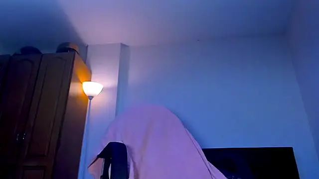 Snapshot of Eiden_allenx chatting on May 31, 2026, 4:29 am Eiden allenx online show from May 31, 2026, 4:29 am