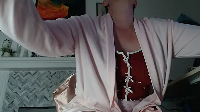 AuroraWillows online show from April 6, 2026, 4:46 am