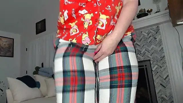 AuroraWillows online show from November 10, 2025, 12:32 pm