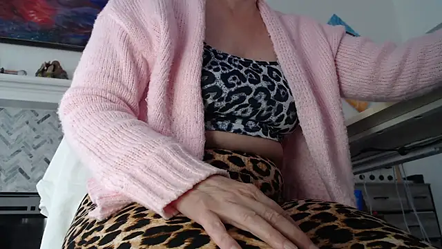 AuroraWillows online show from February 21, 2026, 5:59 pm