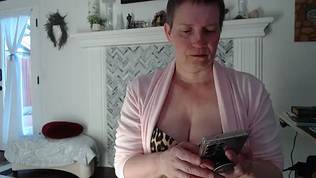 AuroraWillows online show from February 26, 2026, 1:11 pm