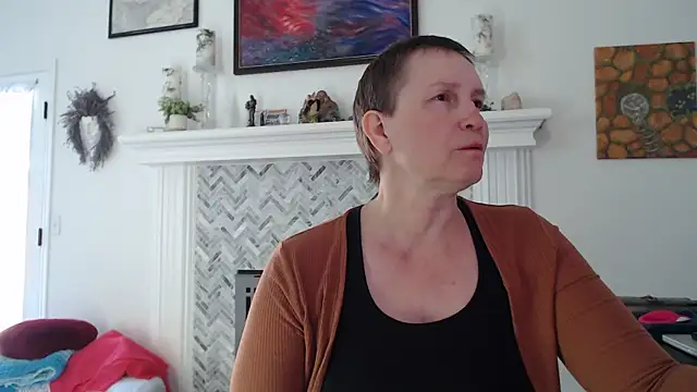 AuroraWillows online show from April 18, 2026, 5:48 pm