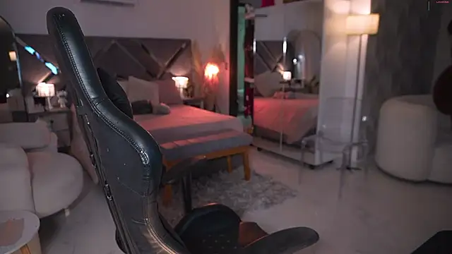 Snapshot of KateOwens chatting on September 17, 2025, 10:39 am KateOwens online show from September 17, 2025, 10:39 am