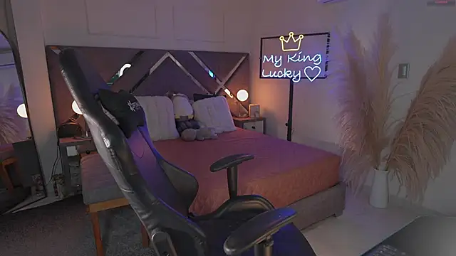 Snapshot of KateOwens chatting on November 29, 2025, 12:05 pm KateOwens online show from November 29, 2025, 12:05 pm