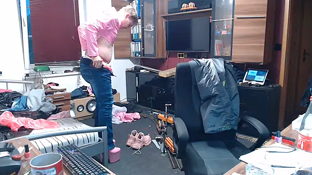 Fem-Boy40 online show from May 31, 2026, 7:36 pm