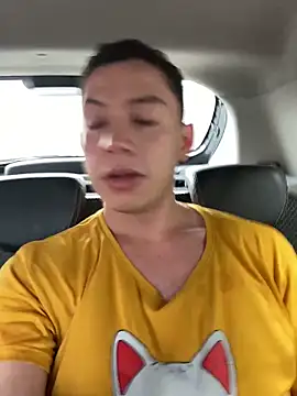 davinalhot online show from April 10, 2026, 8:49 pm