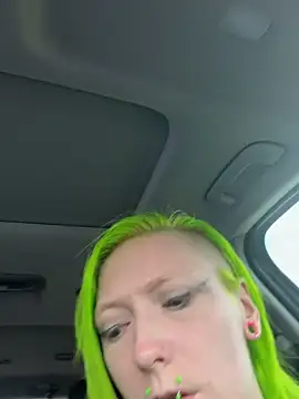 alicewonder09 online show from April 18, 2026, 7:07 pm