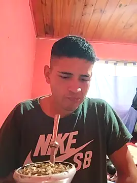 Snapshot of ynose2 chatting on October 25, 2025, 9:15 pm ynose2 online show from October 25, 2025, 9:15 pm