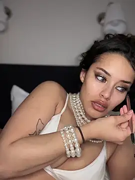 Snapshot of MistressBelleNoire chatting on February 15, 2025, 1:42 am MistressBelleNoire online show from February 15, 2025, 1:42 am