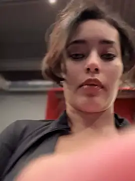 Snapshot of MistressBelleNoire chatting on March 14, 2025, 12:21 am MistressBelleNoire online show from March 14, 2025, 12:21 am